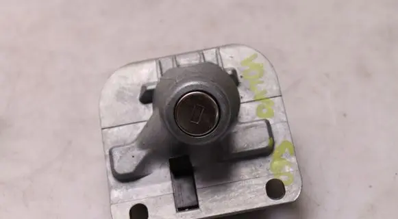 Volvo S60 Tailgate/trunk/boot lock/catch/latch 31253043