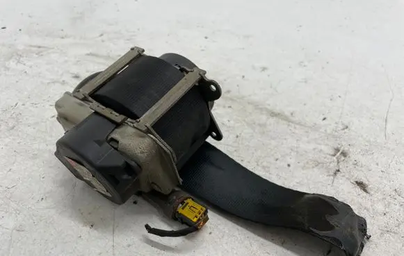 Volvo XC40 Front seatbelt 638023800B