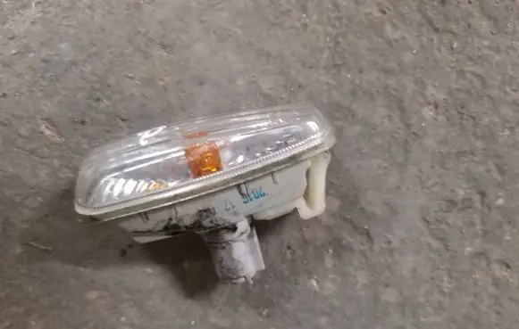 KIA Rio Front fender indicator light
