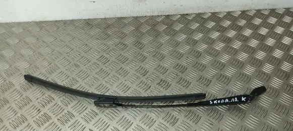 Skoda Fabia Mk2 (5J) Front wiper blade arm