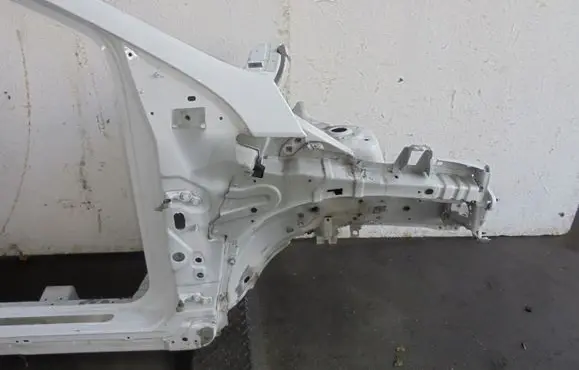 Ford Kuga I Front quarter panel 