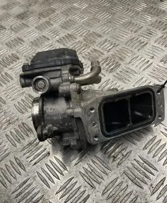 Volkswagen Golf VII Throttle valve 04L128063