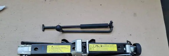 Audi A5 8T 8F Spare wheel bolt 8K0011031K