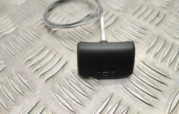 Suzuki Vitara (LY) Engine bonnet (hood) release handle