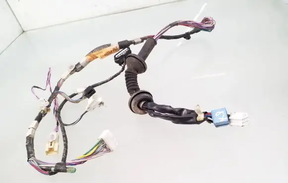 Toyota Corolla Verso E121 Front door wiring loom 8215213161 0309180056