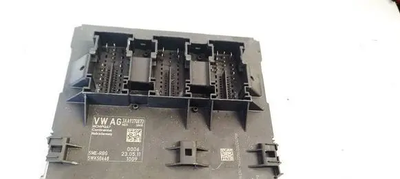 Volkswagen PASSAT B7 Fuse box set 3AA937087D