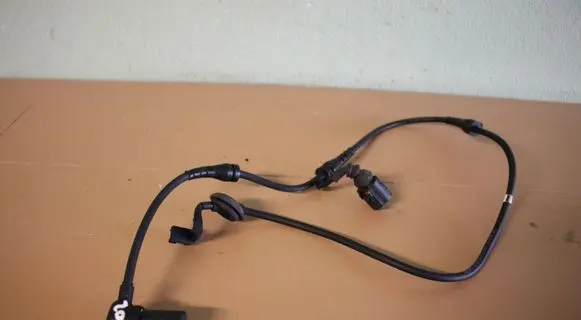 Audi A4 S4 B7 8E 8H ABS brake wheel speed sensor 0265006808