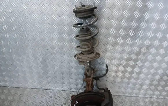 Mazda 3 III Front wheel hub spindle knuckle