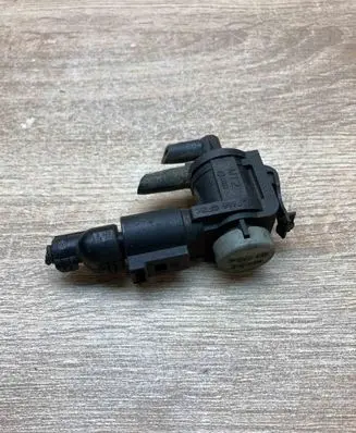 Audi A4 S4 B7 8E 8H Turbo solenoid valve 1J0906283C WITHPLUG
