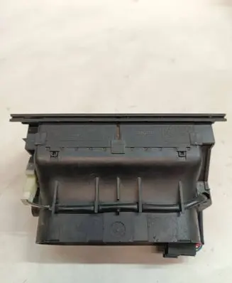 BMW 5 E39 Dash center air vent grill 8376150