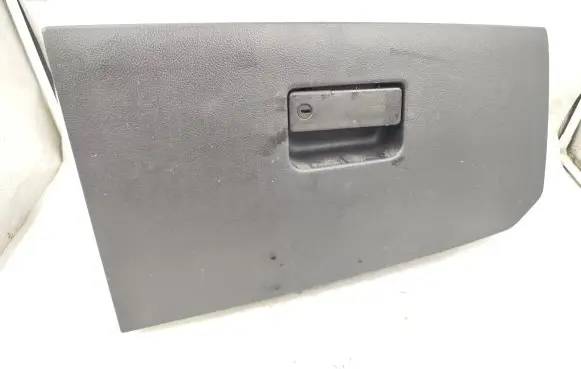 Glove box