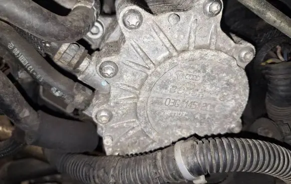 Mitsubishi Outlander Vacuum pump 03g145209