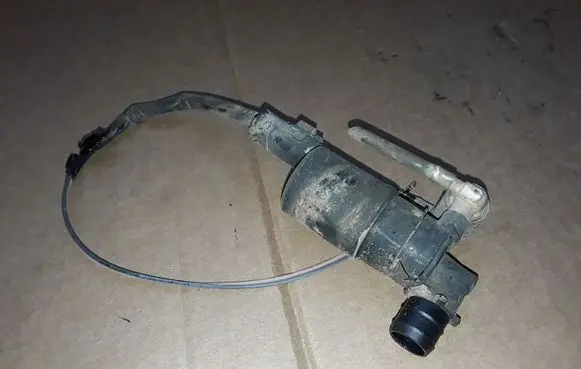 Peugeot Partner Windscreen/windshield washer pump 8200031805 7700430078 8200181555