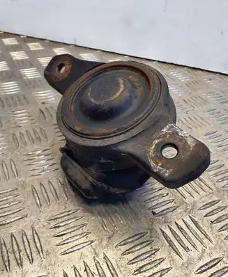 Subaru Impreza III Engine mount bracket