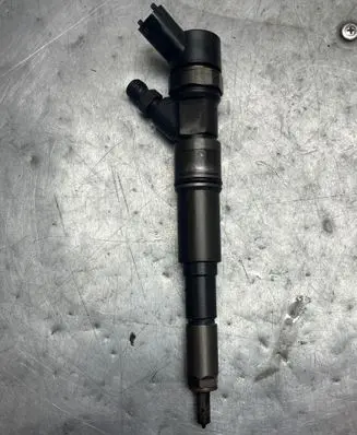 BMW 5 E39 Fuel injector 7785984 0445110047