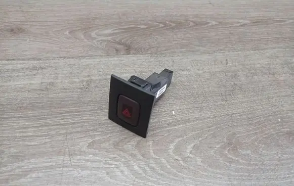 Volvo V70 Hazard light switch 30710106