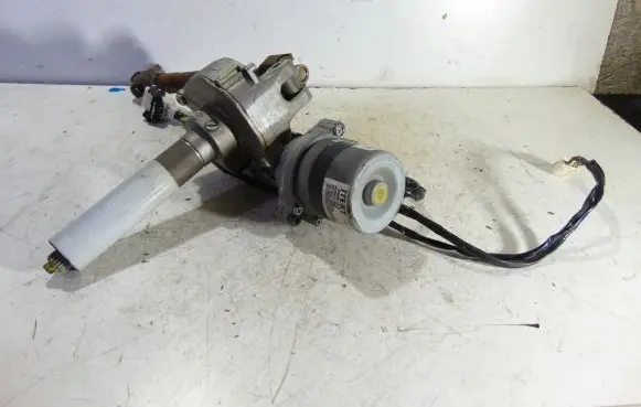 Toyota Auris 150 Steering wheel axle 45200-02282