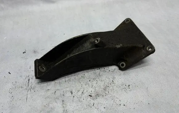 BMW 5 E39 Engine mounting bracket 1092973