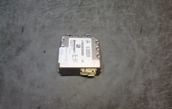 Mercedes-Benz E W212 Windshield/windscreen camera A0009051600