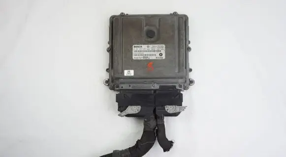 Chrysler Voyager Engine control unit/module P04727880AJ 0281013357