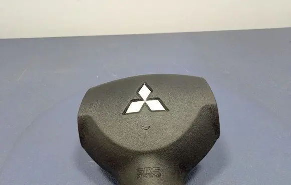 Mitsubishi Lancer VIII Steering wheel airbag