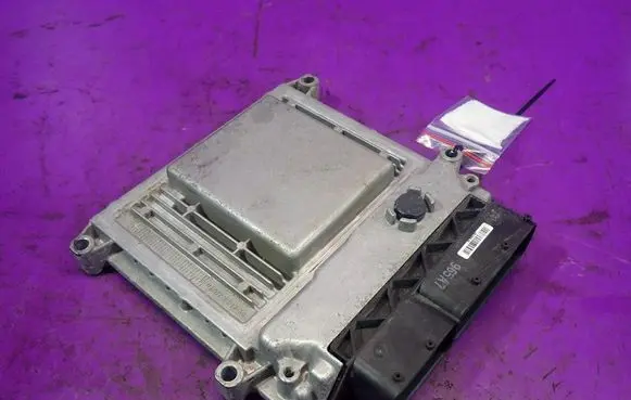 Hyundai Elantra Engine control unit/module ECU 391202B050