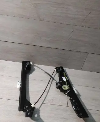 BMW X2 F39 Front door window regulator with motor 7462603