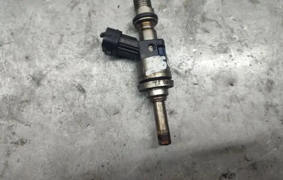 Porsche Panamera (970) Fuel injector 94811012832