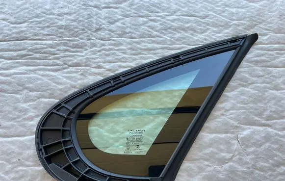 Jaguar XE Rear vent window glass 43R011582BLCP DOT682AS2M324 43R-011582