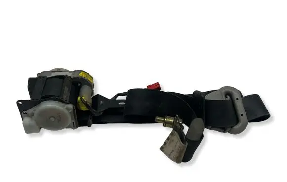 Mitsubishi Pajero Front seatbelt N1684