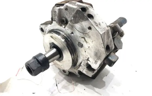 BMW 3 E90 E91 Fuel injection high pressure pump 7788670