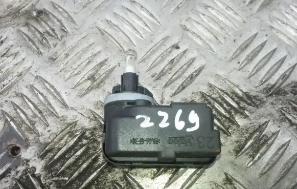 Headlight level adjustment motor