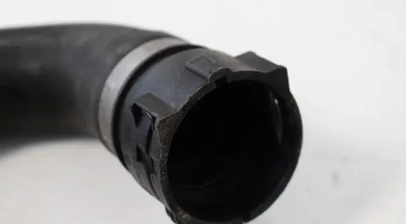Mercedes-Benz C W204 Engine coolant pipe/hose 7812941