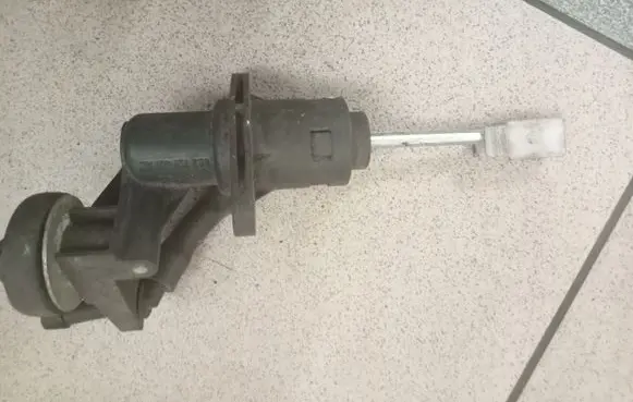 Audi A4 S4 B7 8E 8H Clutch master cylinder 8E2721401AC