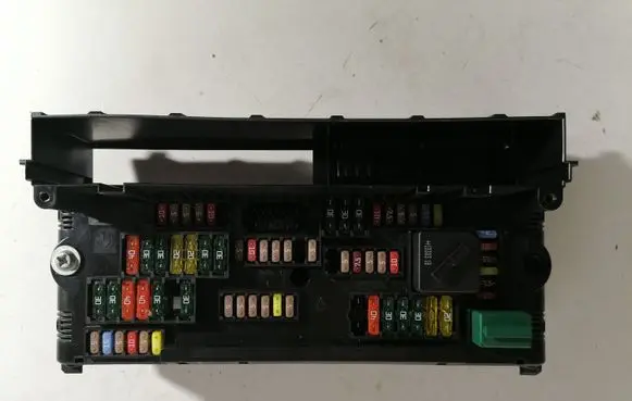 BMW 5 F10 F11 Fuse module 9252815