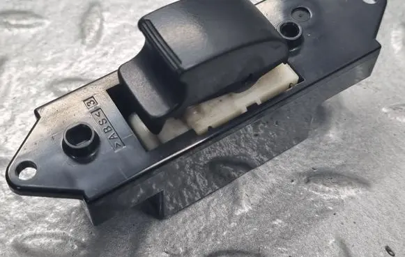Mitsubishi Outlander Electric window control switch 1691T11AN MR587944
