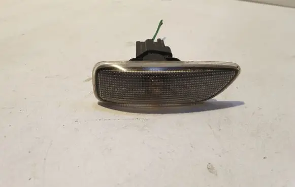 Volvo S80 Front fender indicator light