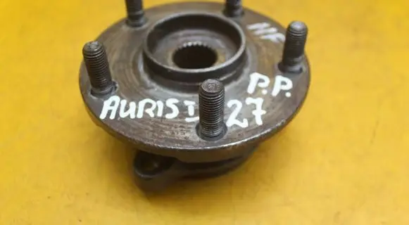 Toyota Auris 150 Front wheel bearing hub 4321102170
