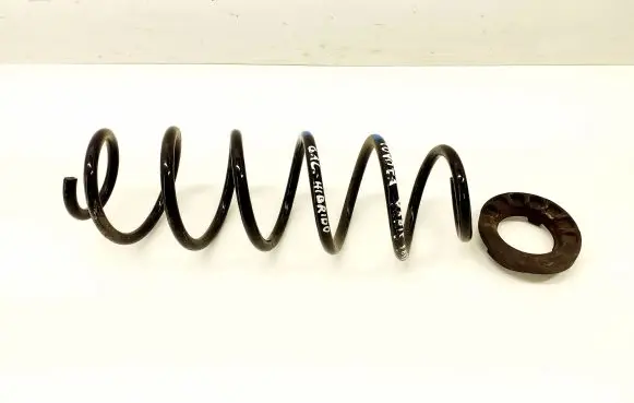 Toyota Yaris XP210 Rear coil spring 482570D010