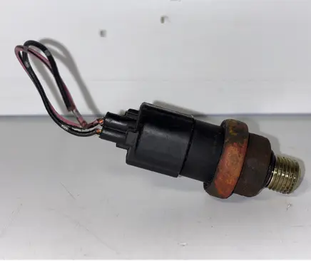 Nissan X-Trail T30 Air conditioning (A/C) pressure sensor 