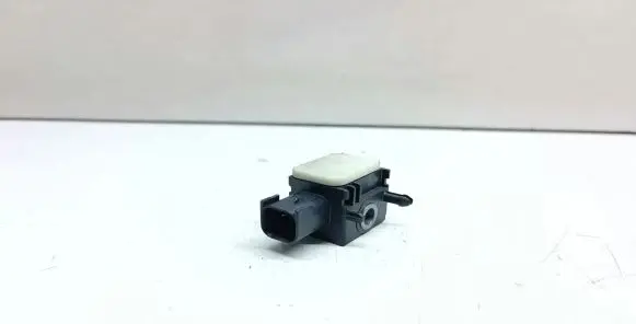 Hyundai Santa Fe Airbag deployment crash/impact sensor 959202B000