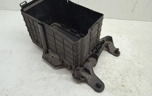 Audi A3 S3 8P Battery box tray 1K0915333