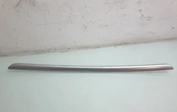 Mercedes-Benz GL X164 Dashboard glove box trim A1646830170