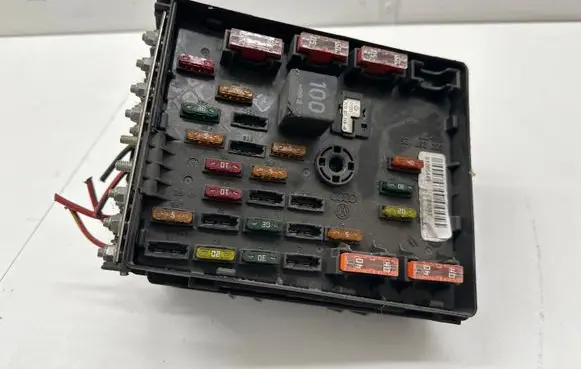 Volkswagen PASSAT B6 Fuse box set 3C0937125