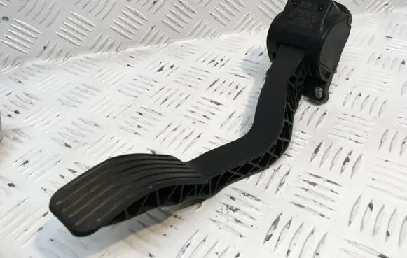 Citroen C4 I Accelerator throttle pedal 9680565880