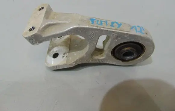 Renault Twizy Engine mount vacuum valve 