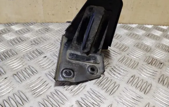 Skoda Superb B8 (3V) ABS pump bracket 5Q2614235E
