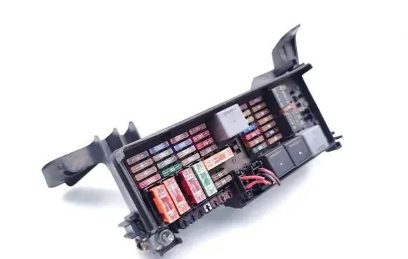 Mercedes-Benz ML W164 Fuse module A1645400272
