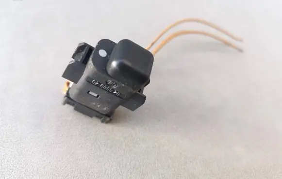 Mercedes-Benz S W140 Child safety switch 1408217551