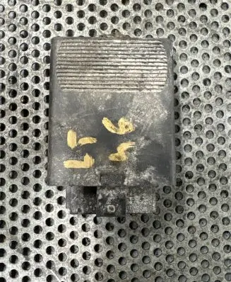 Mercedes-Benz Vito Viano W639 Other relay 0165452332 05014000